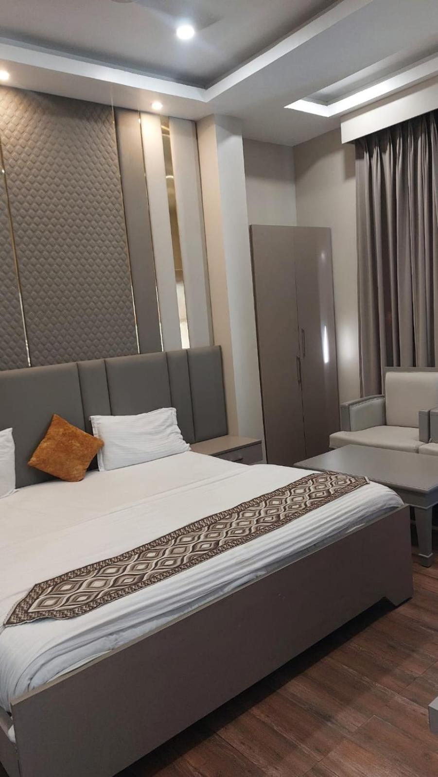 Hotel Rajshree Tanakpur Eksteriør billede